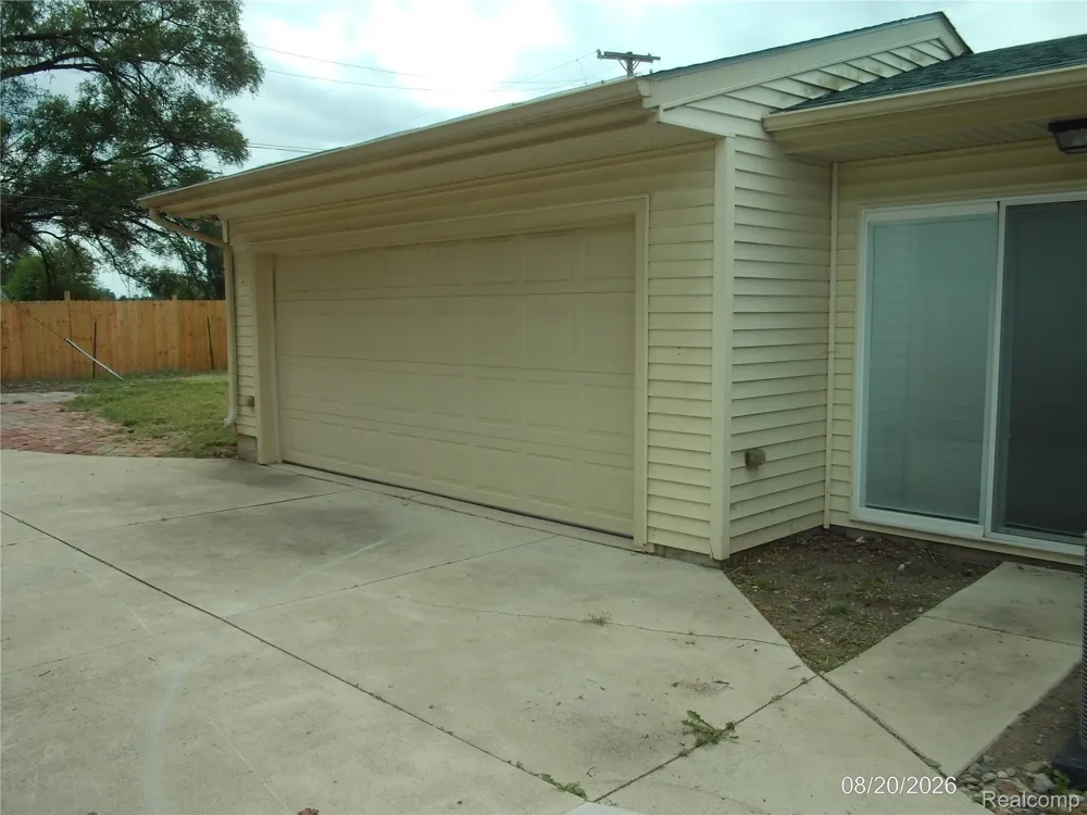 26445 Colgate Street Inkster City, MI 48141