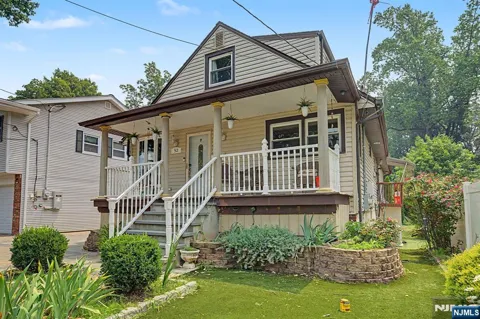 92 Blauvelt Avenue