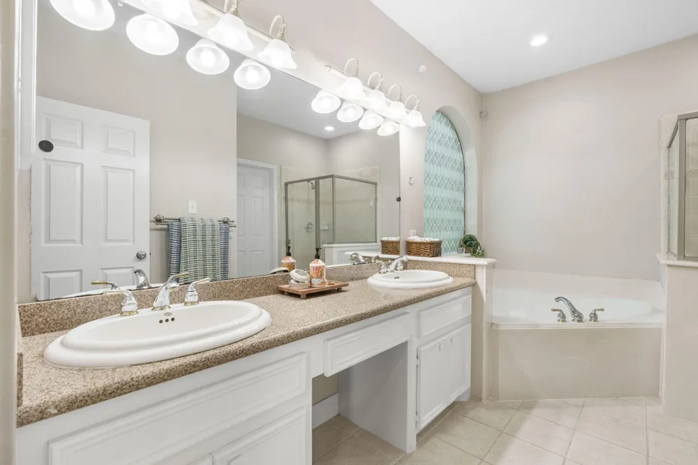 906 Vista Del Lago Drive Huffman, TX 77336