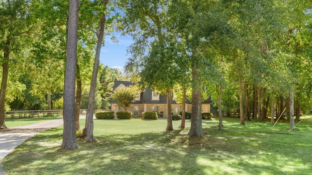 906 Vista Del Lago Drive Huffman, TX 77336