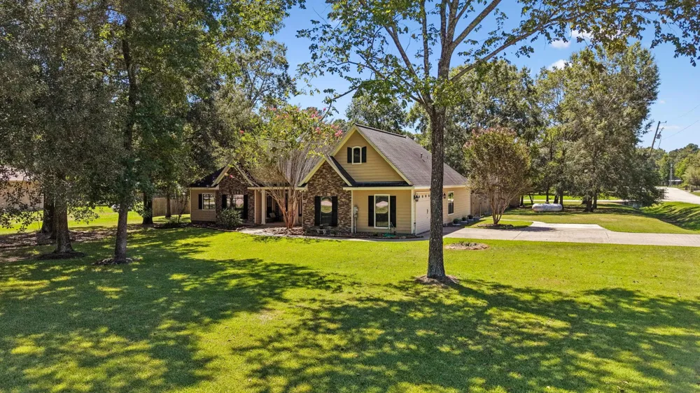 27112 Fairway Crossings Drive Huffman, TX 77336