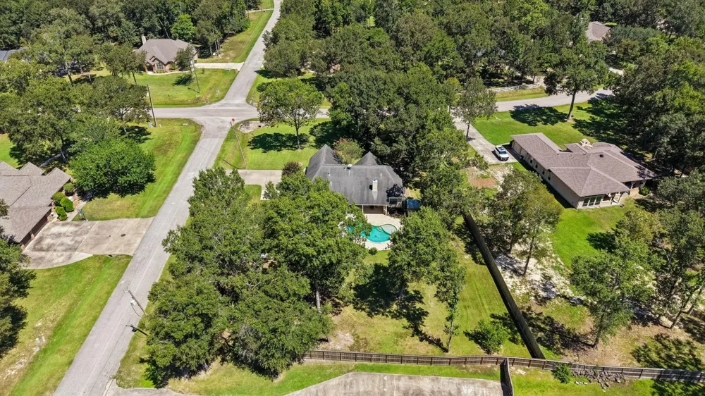 27112 Fairway Crossings Drive Huffman, TX 77336