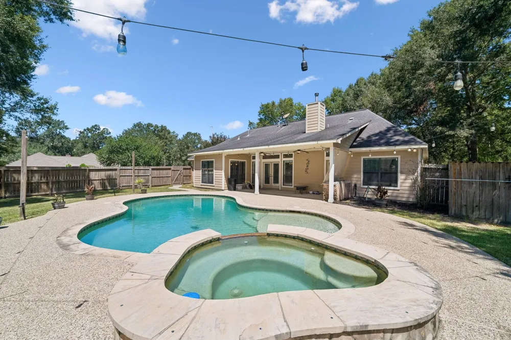 27112 Fairway Crossings Drive Huffman, TX 77336
