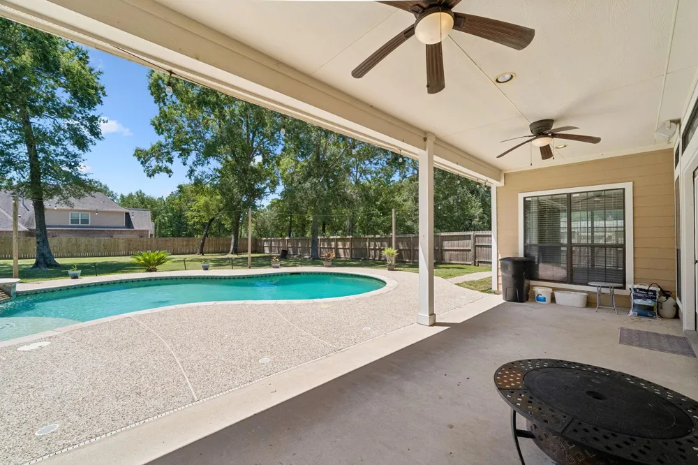 27112 Fairway Crossings Drive Huffman, TX 77336