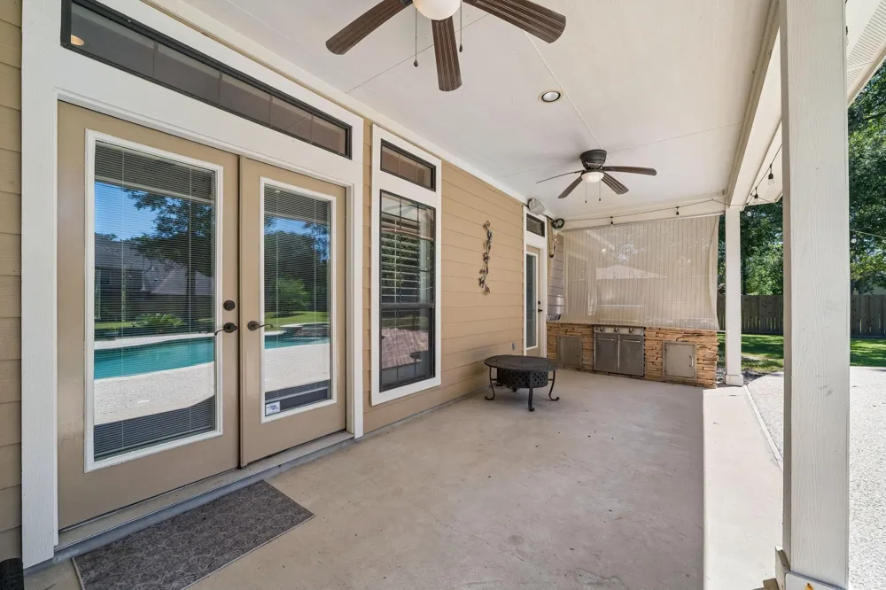 27112 Fairway Crossings Drive Huffman, TX 77336