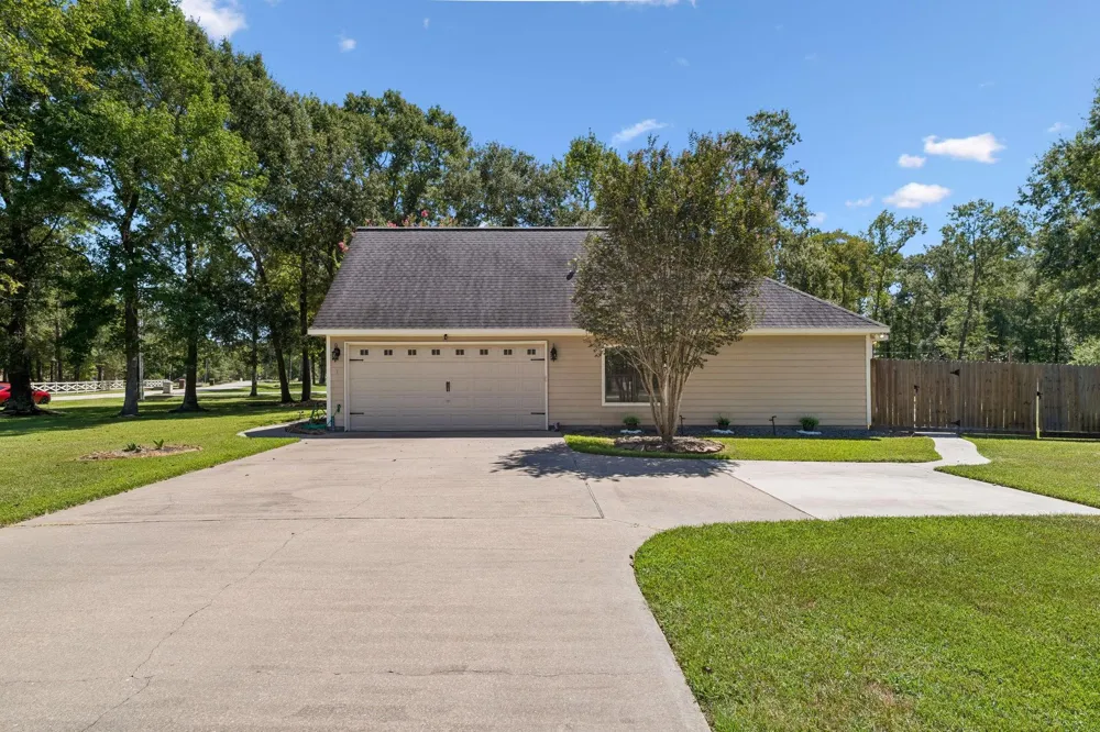 27112 Fairway Crossings Drive Huffman, TX 77336