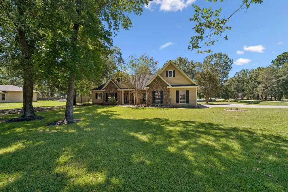 27112 Fairway Crossings Drive Huffman, TX 77336