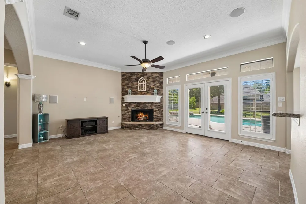 27112 Fairway Crossings Drive Huffman, TX 77336