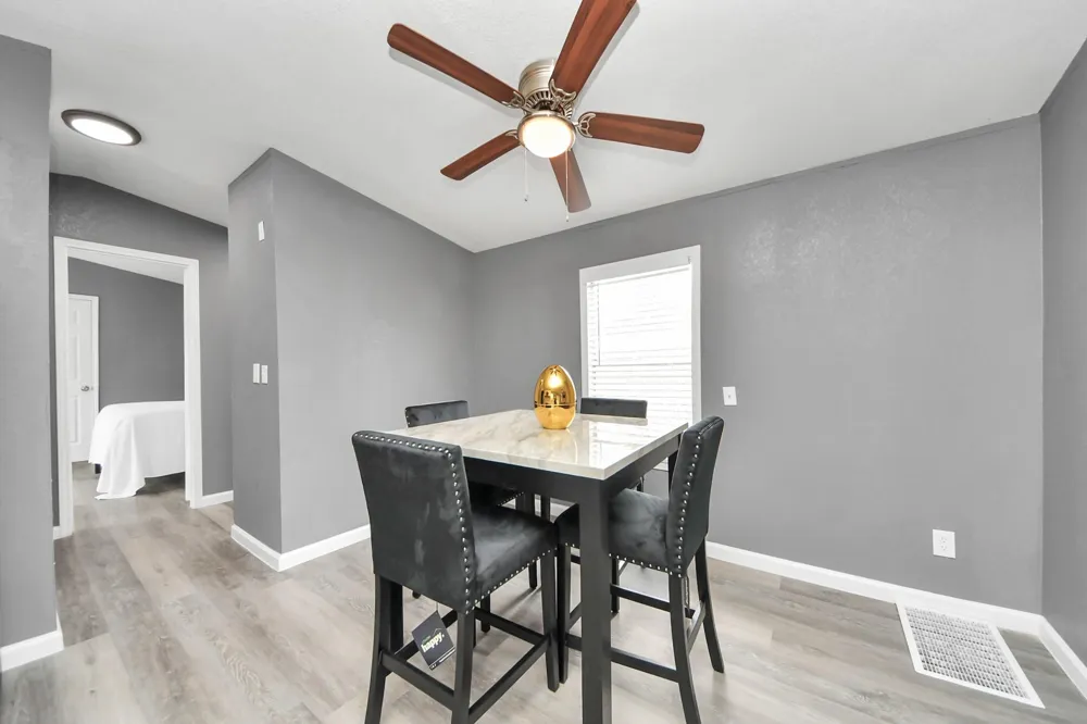 145 W Austin Avenue Pasadena, TX 77502