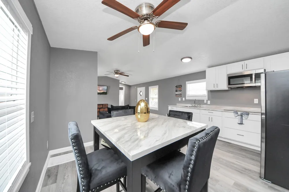145 W Austin Avenue Pasadena, TX 77502