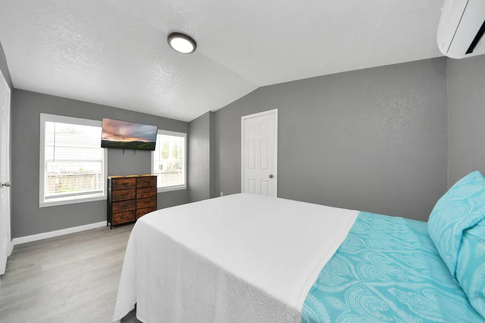 145 W Austin Avenue Pasadena, TX 77502