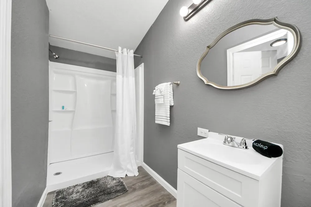 145 W Austin Avenue Pasadena, TX 77502