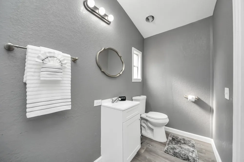 145 W Austin Avenue Pasadena, TX 77502