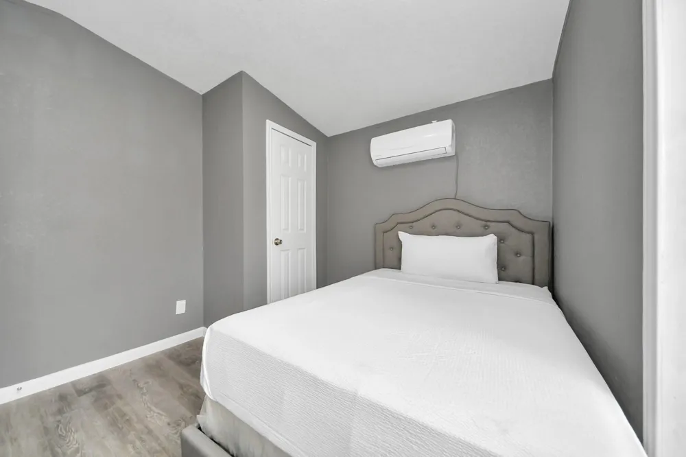 145 W Austin Avenue Pasadena, TX 77502