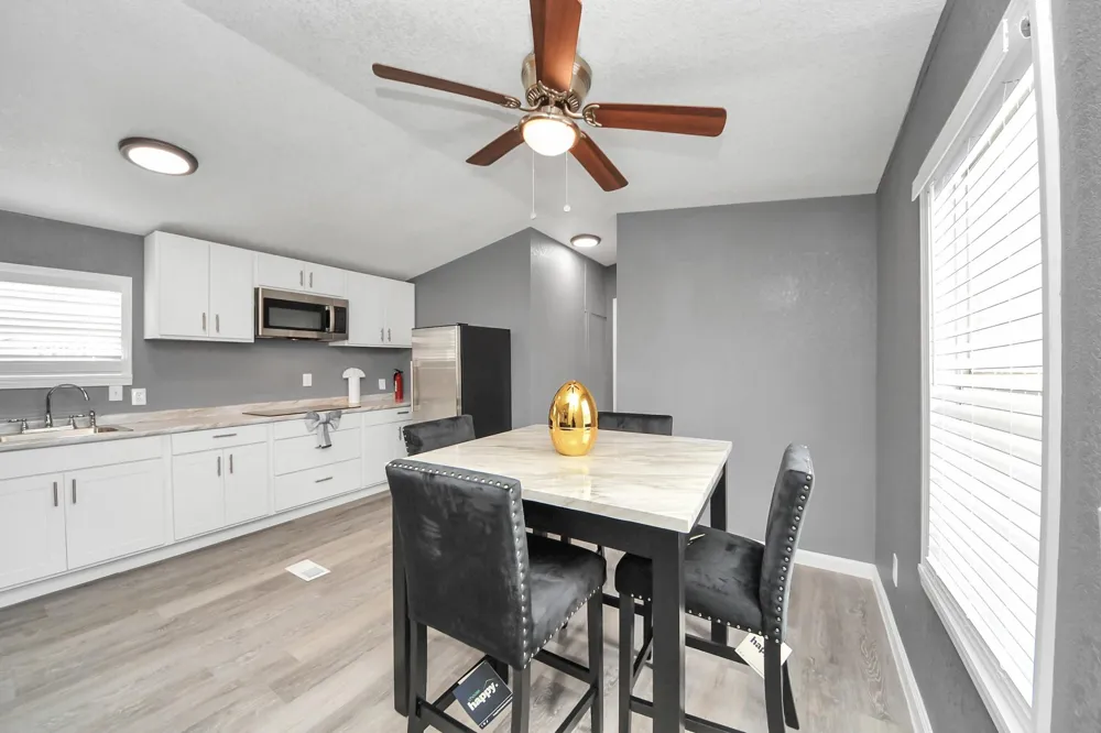 145 W Austin Avenue Pasadena, TX 77502