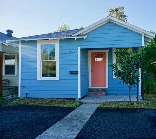 304 E 33rd Street Houston, TX 77018