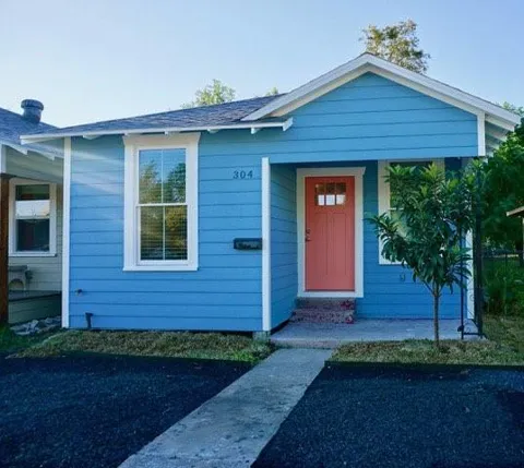 304 E 33rd Street