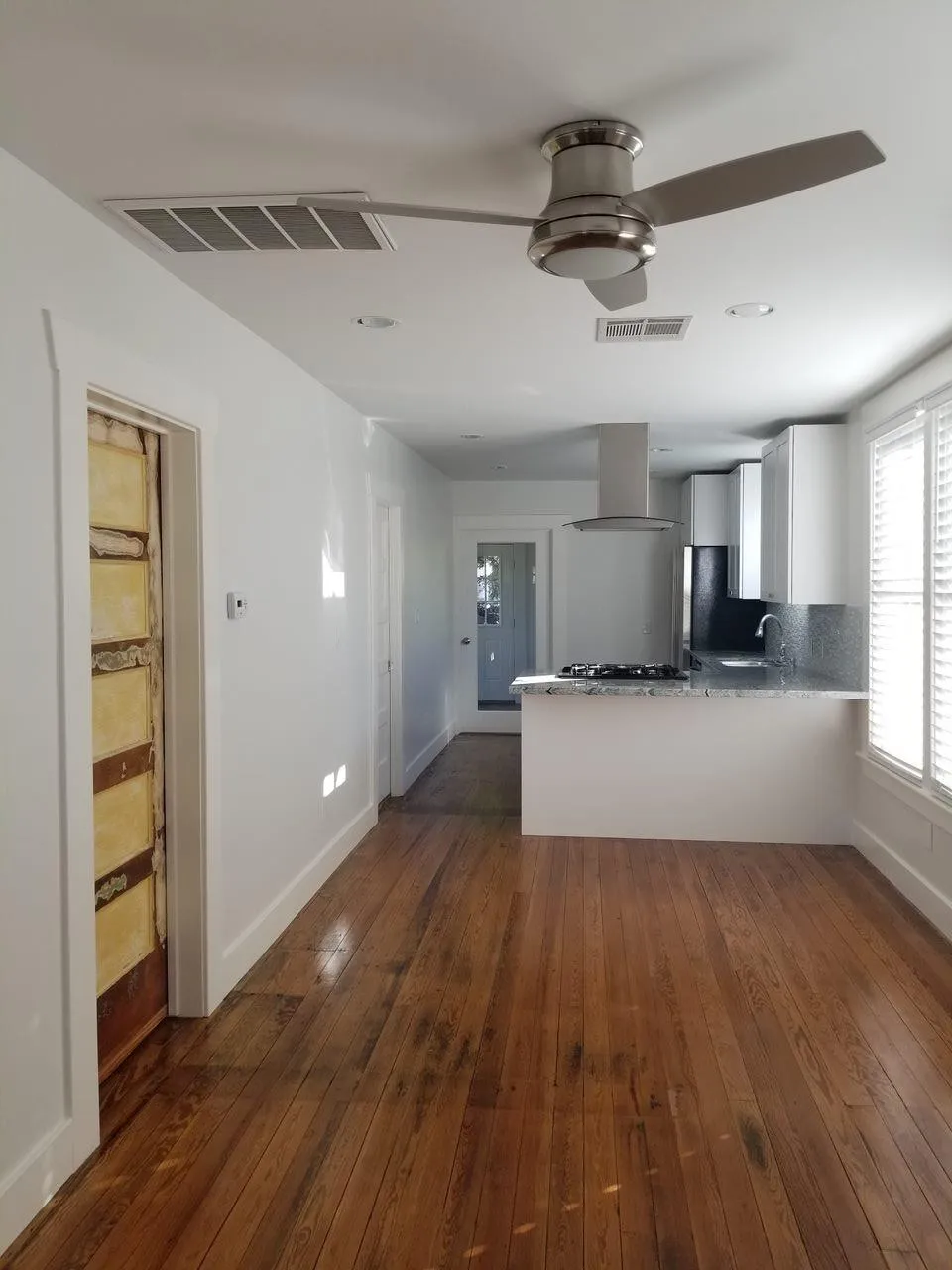304 E 33rd Street Houston, TX 77018