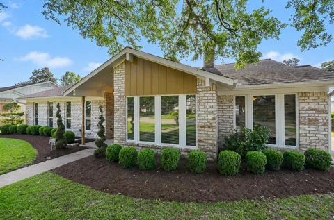 2815 Manila Lane