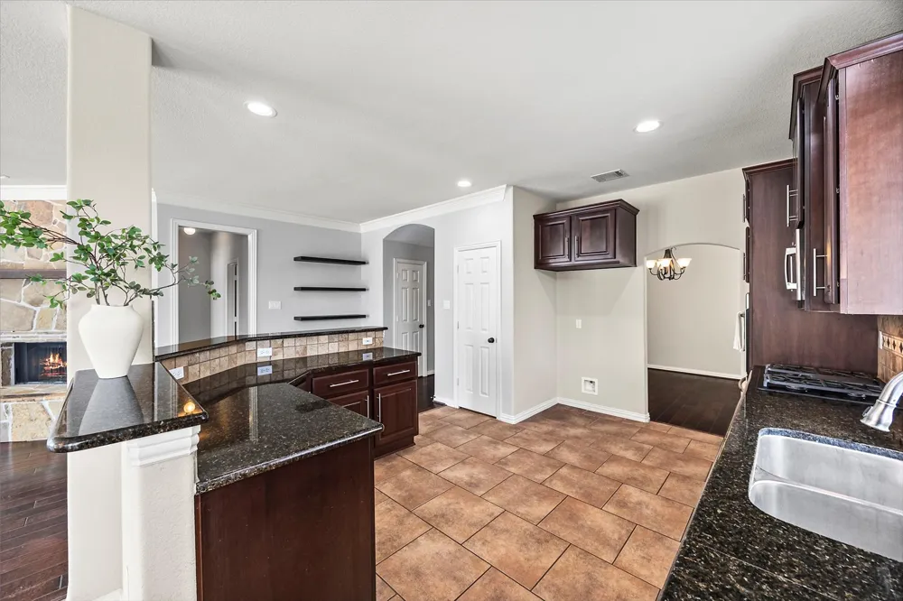 35 Woodmoor Place Magnolia, TX 77354