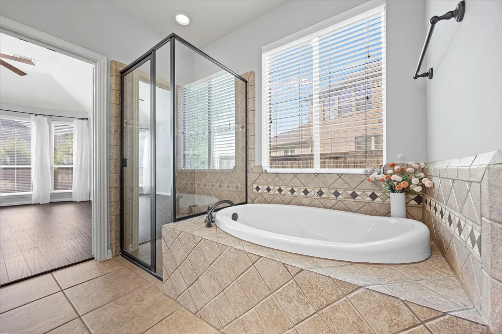 35 Woodmoor Place Magnolia, TX 77354
