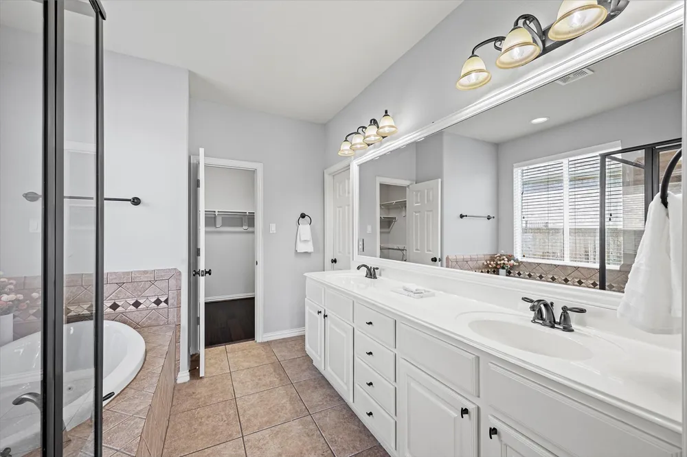 35 Woodmoor Place Magnolia, TX 77354