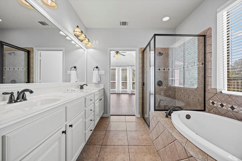 35 Woodmoor Place Magnolia, TX 77354