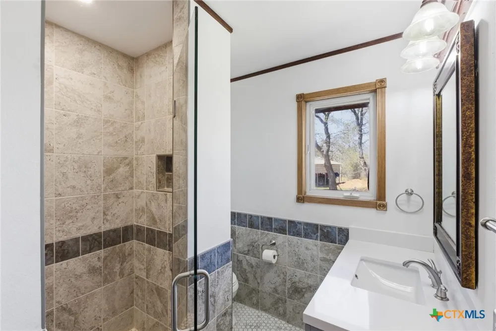 18335 Fm 86 Red Rock, TX 78662