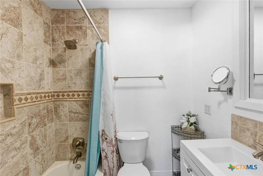 18335 Fm 86 Red Rock, TX 78662
