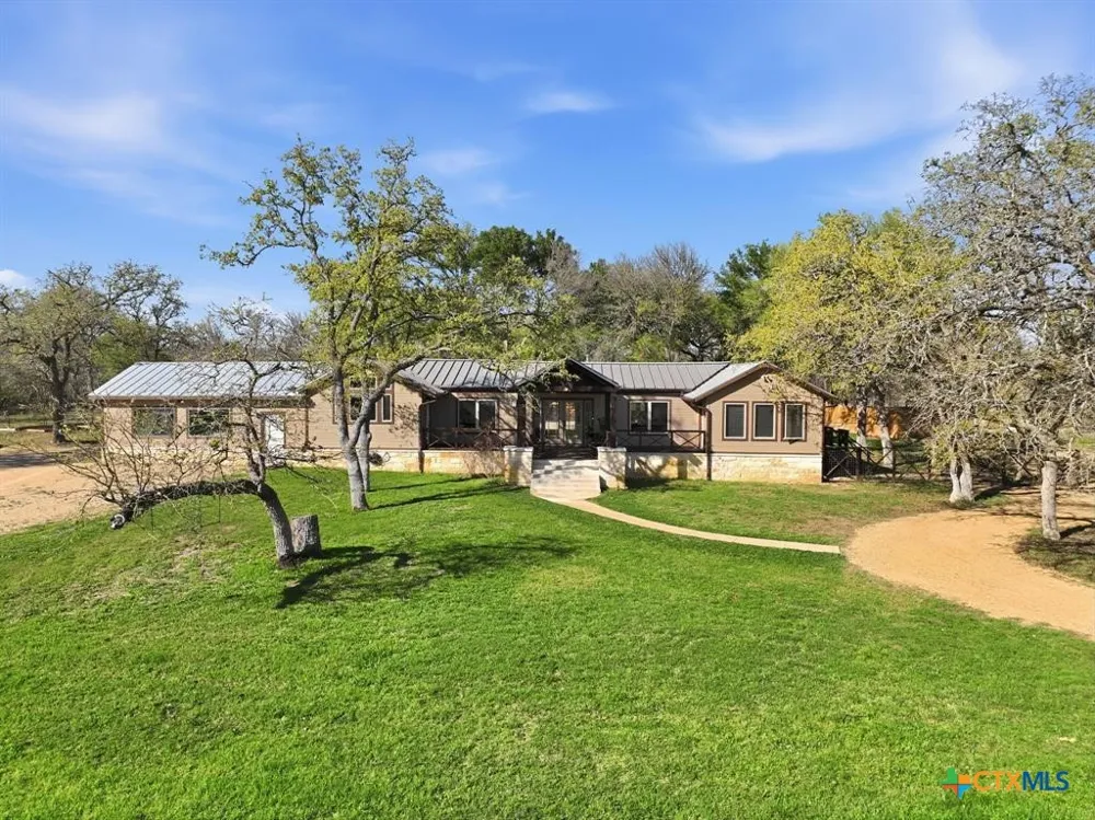 18335 Fm 86 Red Rock, TX 78662