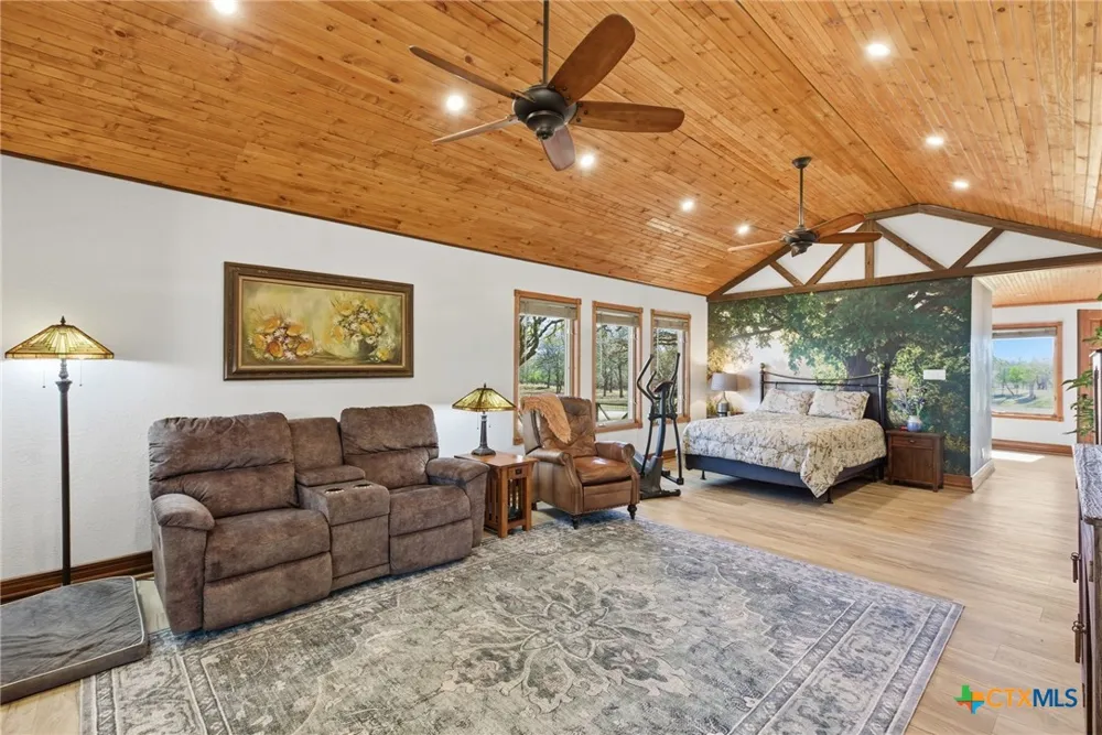 18335 Fm 86 Red Rock, TX 78662