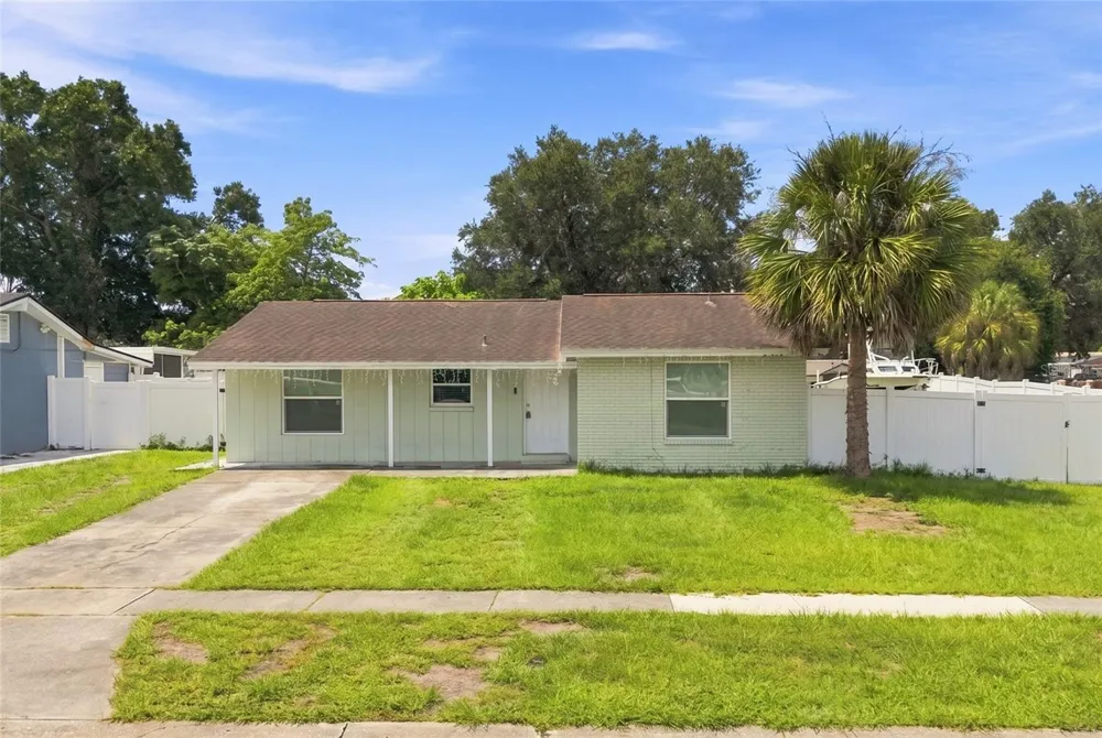 8344 DRYCREEK DRIVE Tampa, FL 33615