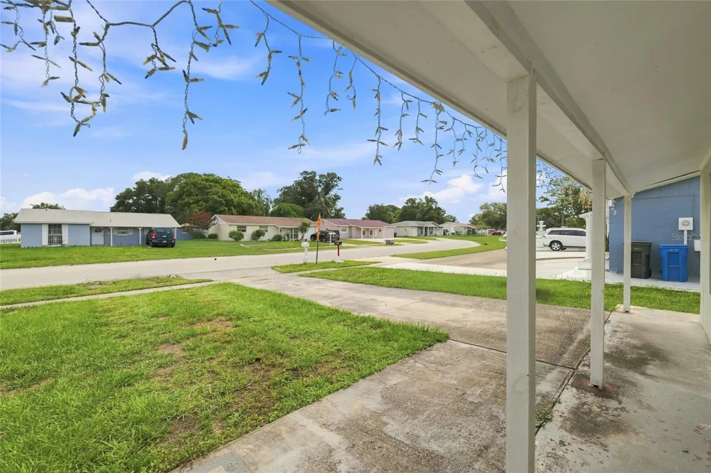 8344 DRYCREEK DRIVE Tampa, FL 33615