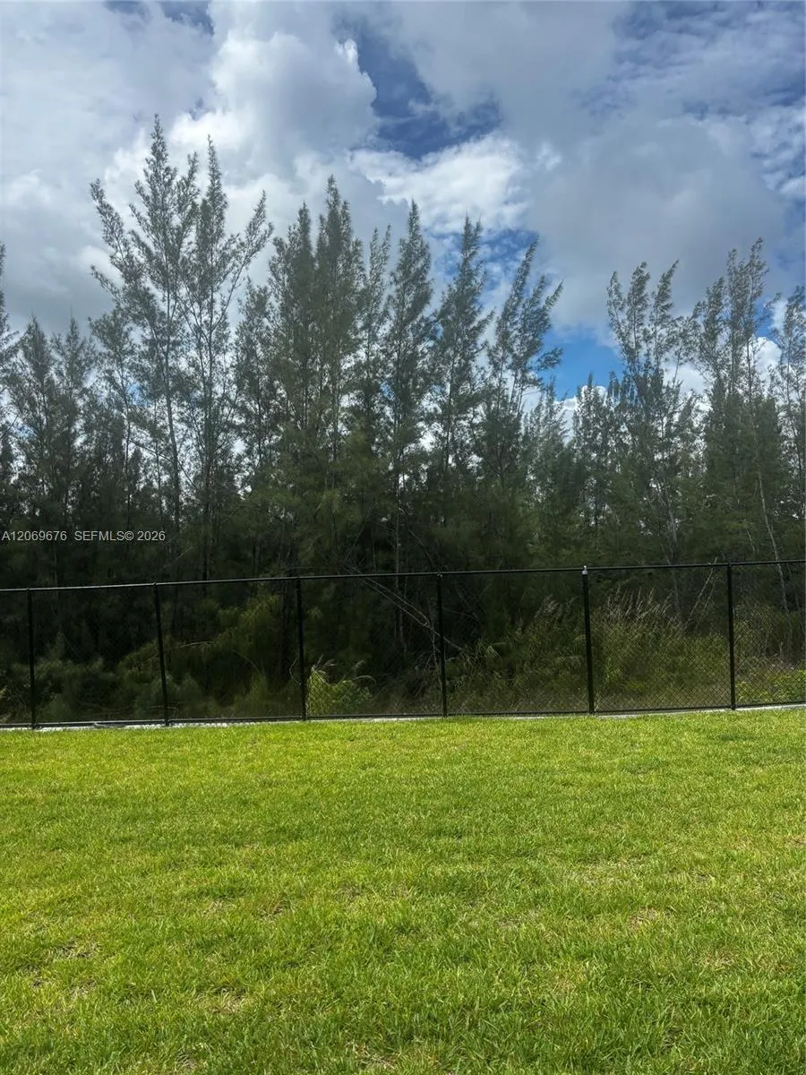 2342 SE 30th St Homestead, FL 33035