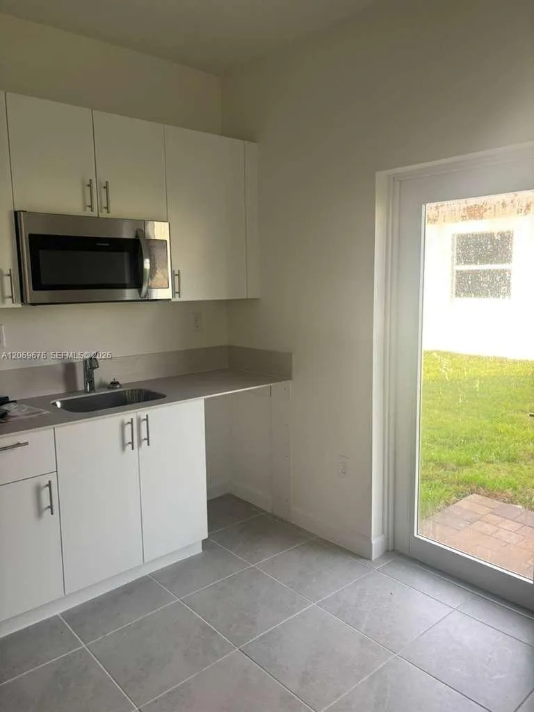 2342 SE 30th St Homestead, FL 33035