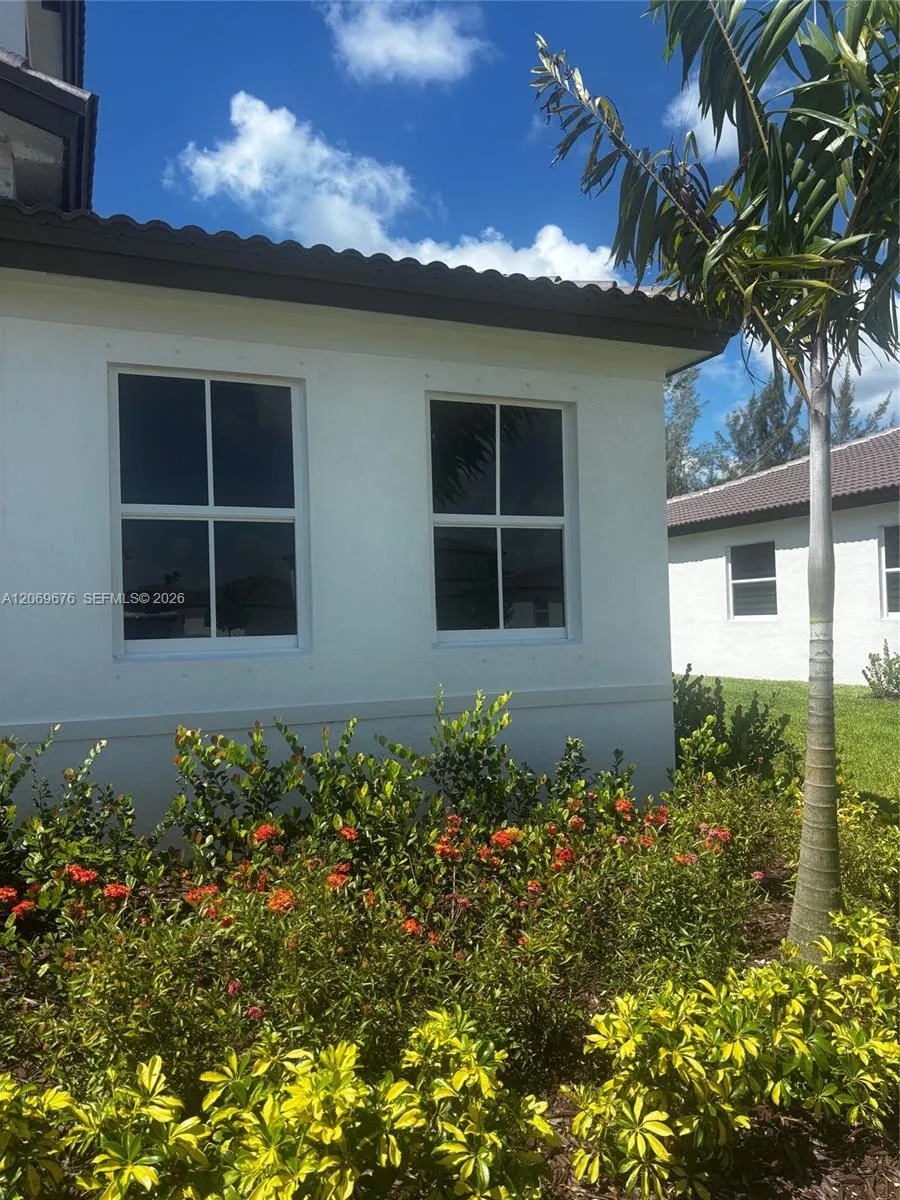 2342 SE 30th St Homestead, FL 33035