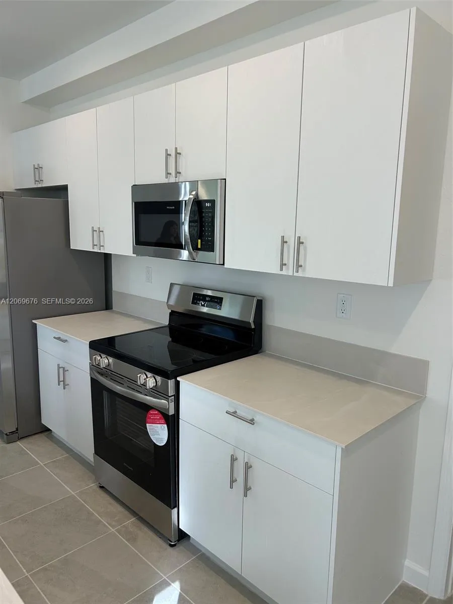 2342 SE 30th St Homestead, FL 33035
