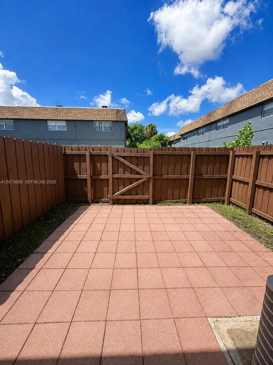 4601 NW 9th Dr #4601 Plantation, FL 33317