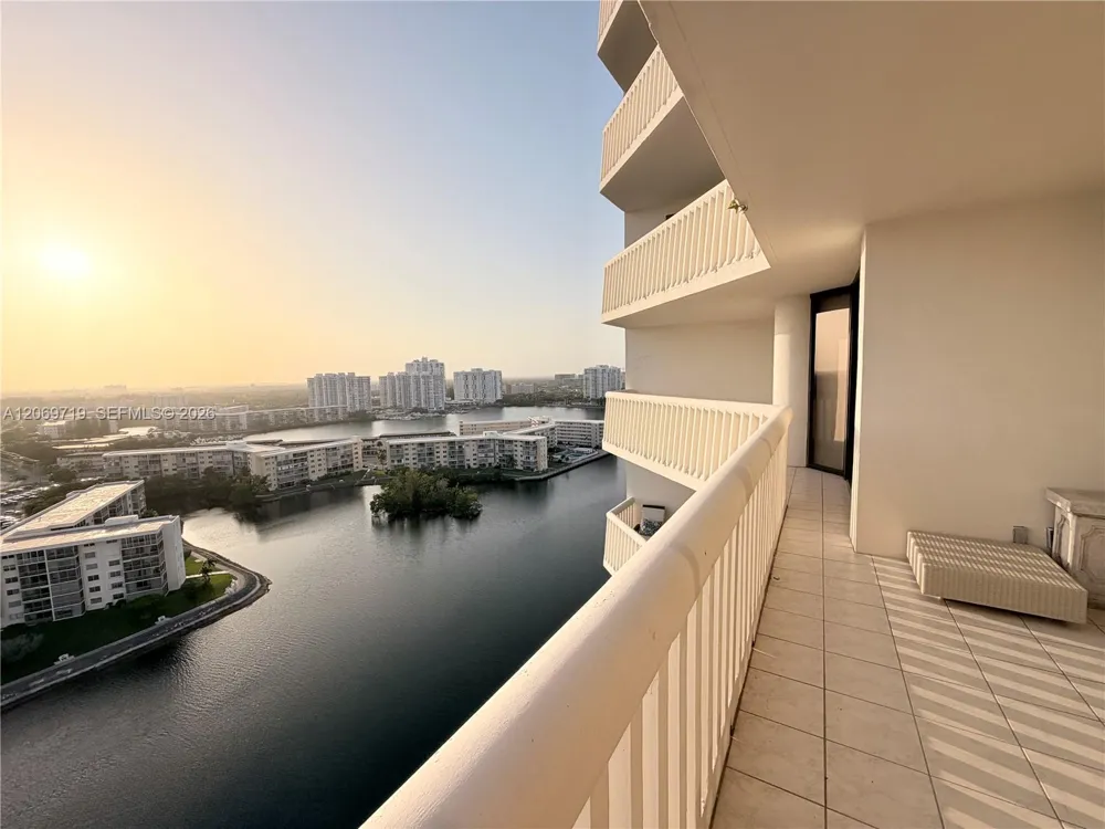 1000 W Island Blvd #1911 Aventura, FL 33160