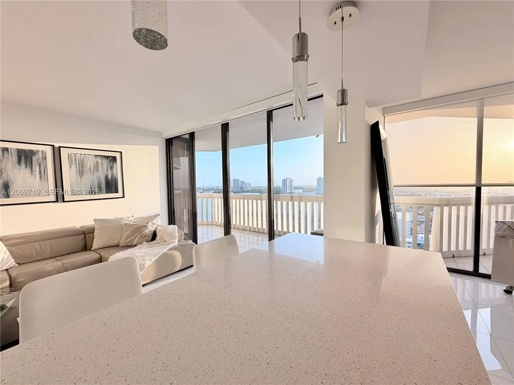 1000 W Island Blvd #1911 Aventura, FL 33160