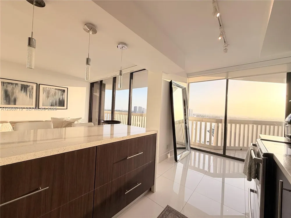 1000 W Island Blvd #1911 Aventura, FL 33160