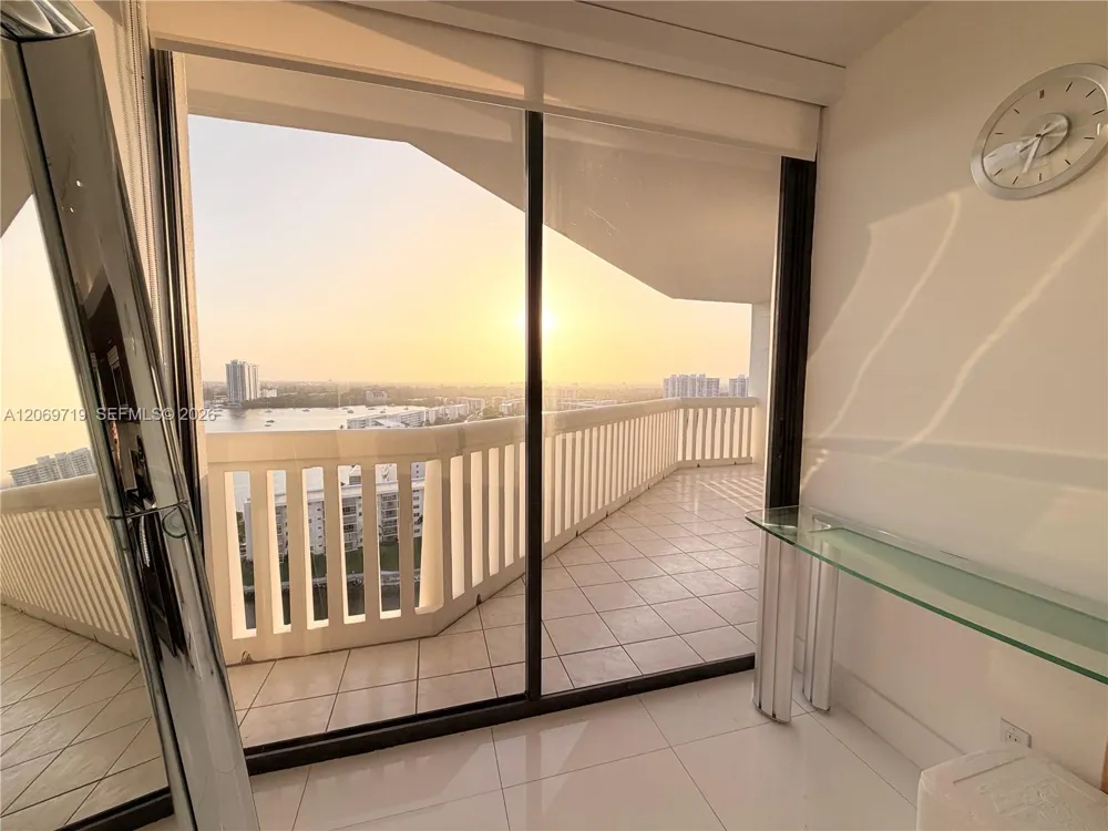 1000 W Island Blvd #1911 Aventura, FL 33160