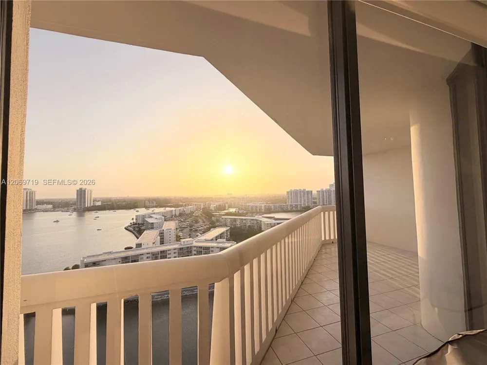 1000 W Island Blvd #1911 Aventura, FL 33160