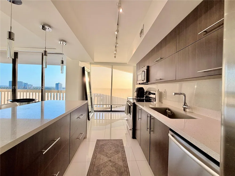1000 W Island Blvd #1911 Aventura, FL 33160