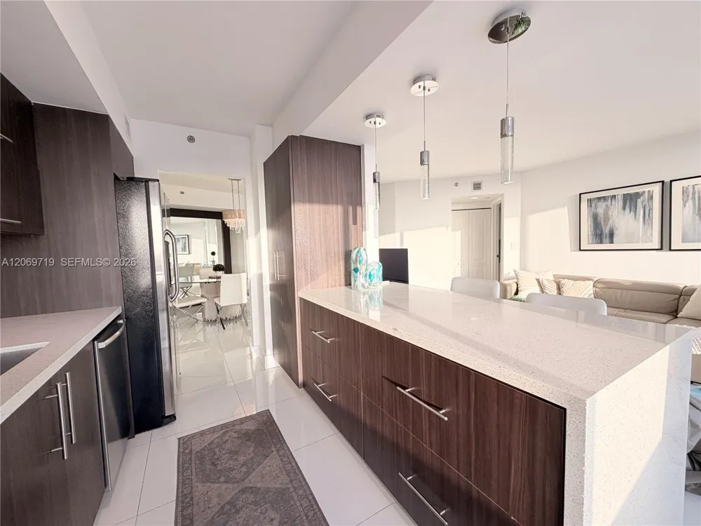 1000 W Island Blvd #1911 Aventura, FL 33160