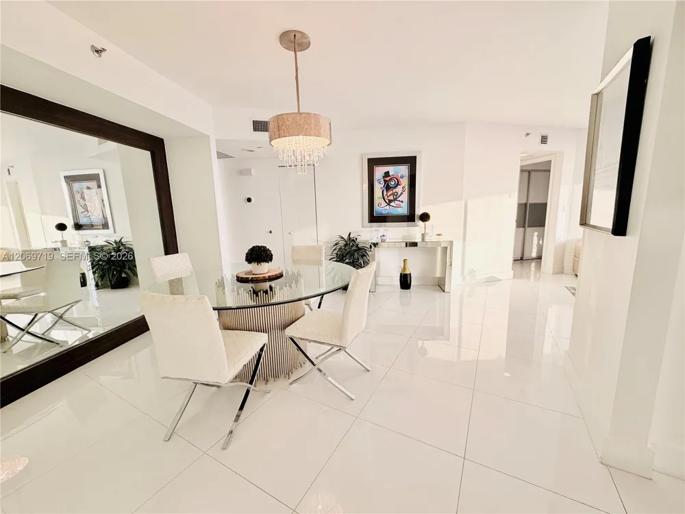1000 W Island Blvd #1911 Aventura, FL 33160
