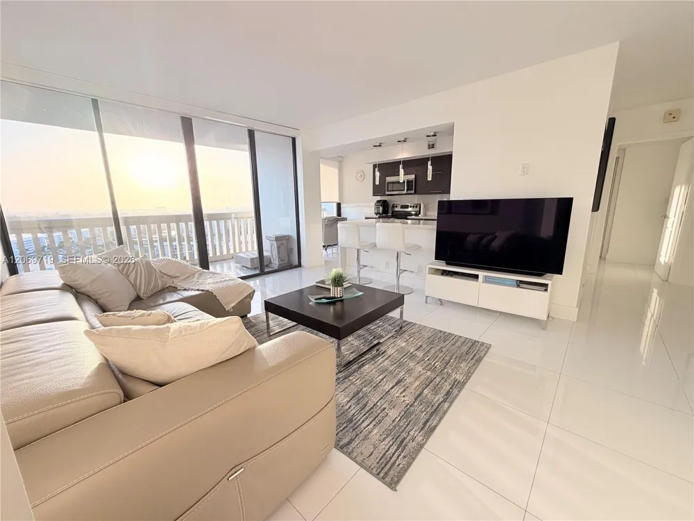 1000 W Island Blvd #1911 Aventura, FL 33160