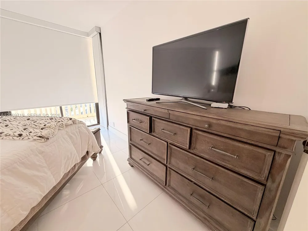 1000 W Island Blvd #1911 Aventura, FL 33160