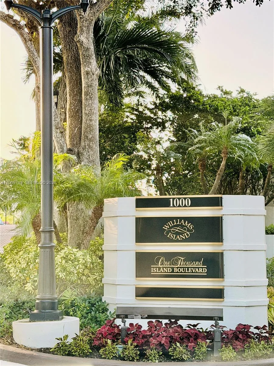1000 W Island Blvd #1911 Aventura, FL 33160