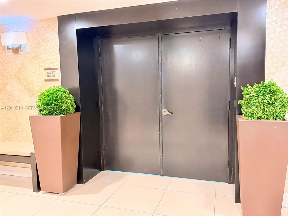 1000 W Island Blvd #1911 Aventura, FL 33160